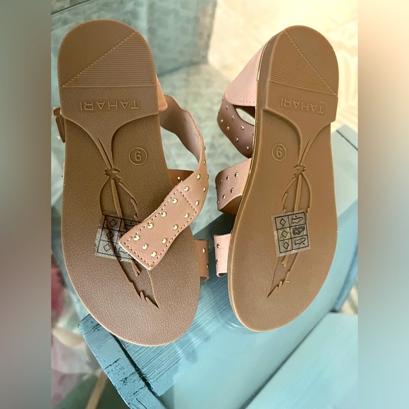 Tahari toddler sandals 9T NOWT - Picture 6 of 6